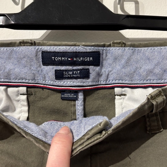 🎉4/30$🎉 Tommy Hilfiger Khaki Slim Fit Pants - Picture 2 of 5